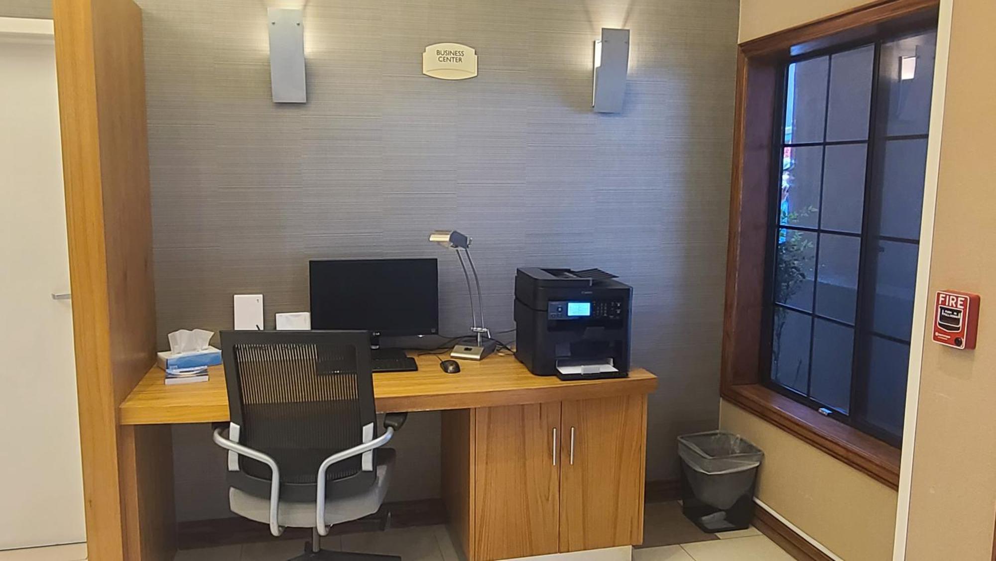 Best Western Hesperia-Victorville Suites Exteriör bild